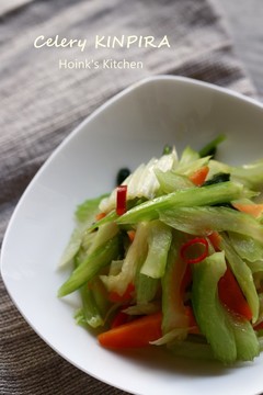 シャキッとおいしいセロリのきんぴら