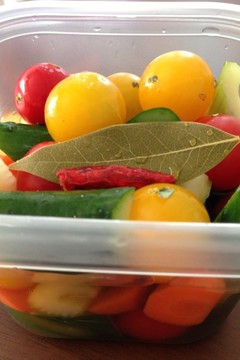 りんご酢で 野菜のピクルス