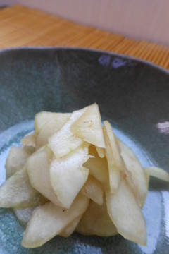しゃきしゃきが美味しい白瓜の和え物