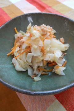 鮭入り野菜の酢の物
