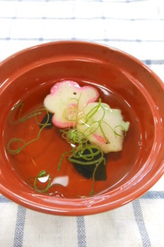 わかめと花麩の清汁