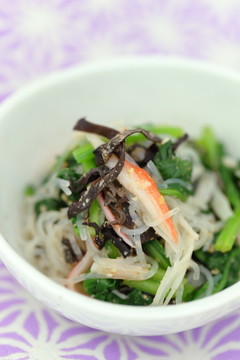 こりっと食感！胡麻ドレサラダ