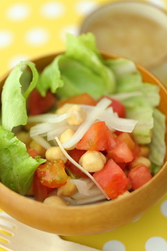 コロコロひよこ豆の入った野菜サラダ♫