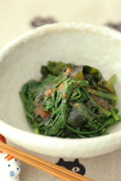 春菊と若芽の酢味噌和え