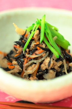 豚挽き肉入りひじきの甘味噌煮