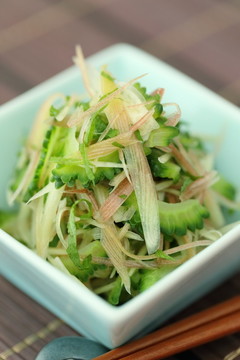ゴーヤと香味野菜のさっぱり塩もみ
