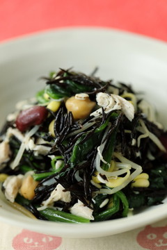ひじきと豆たちの入ったほうれん草ナムル