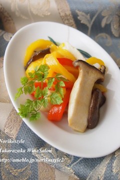 エリンギとパプリカのわさびオイルマリネ