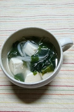 豆腐とわかめ もやしのスープ