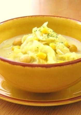 ひよこ豆とキャベツのカレー豆乳スープ