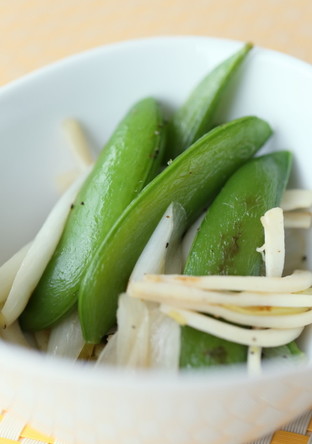 スナップエンドウといかの中華炒め