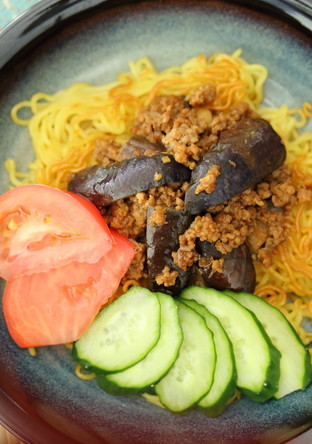 茄子とピリ辛 肉味噌の焼き麺