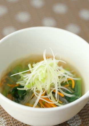 生姜でぽかぽかお野菜と春雨の中華スープ
