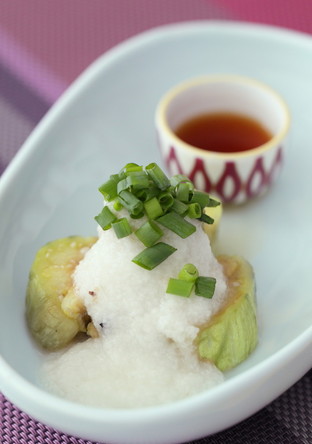 焼き茄子をネバとろろとさっぱりポン酢で