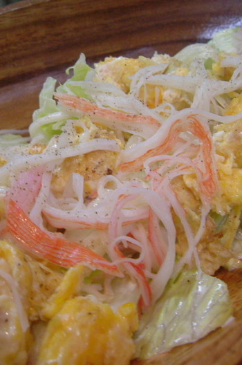 カニ玉とレタスのサラダ