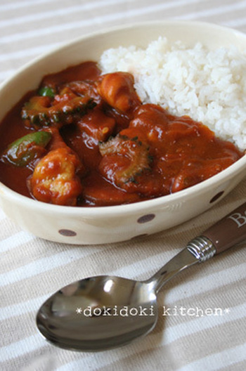 夏野菜とチキンのトマトカレー