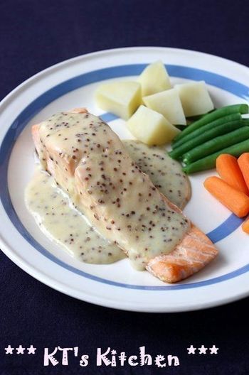 サーモンのソテー マスタードソース