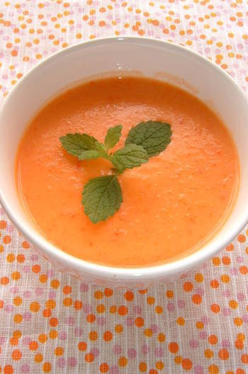 赤パプリカの冷製スープ
