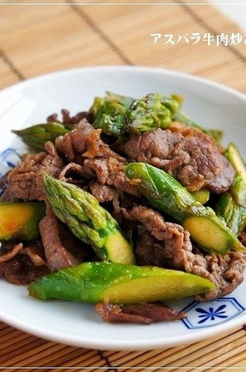 お弁当にもつまみにも アスパラ牛肉炒め