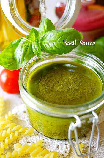 胡桃で手軽バジルソース（バジルペースト）