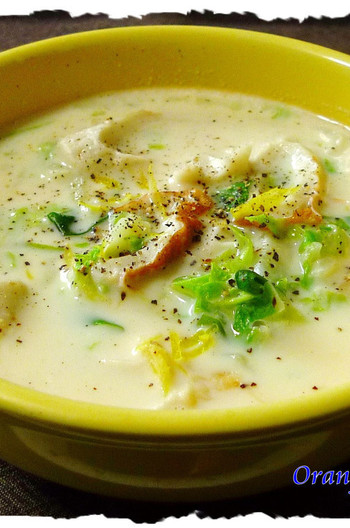 餅入り白菜の味噌ミルクスープ