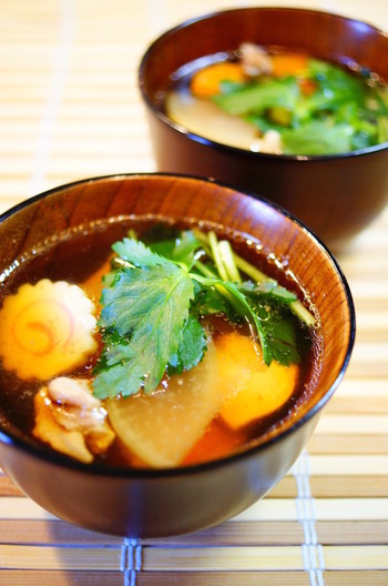 しょうゆだし香るお雑煮