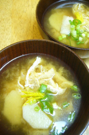 長いもと油揚げの味噌汁