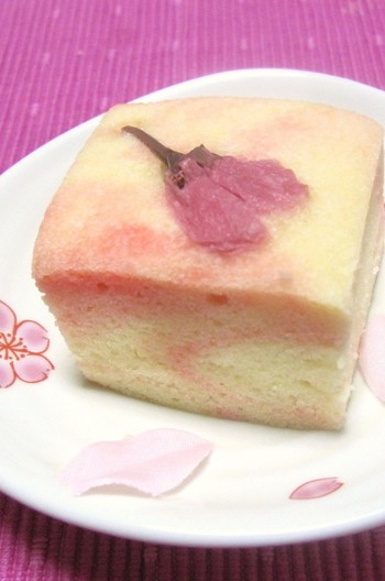 簡単　桜の浮島（和風蒸しケーキ）