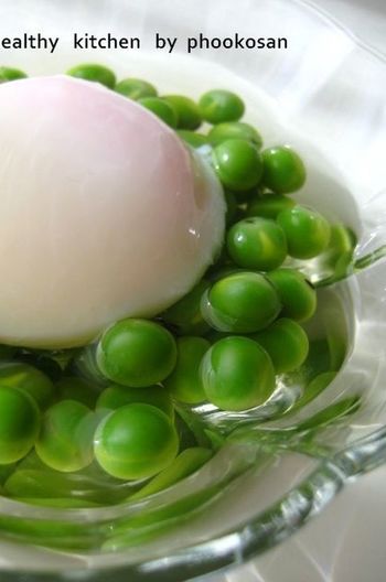 艶々 グリーンピースの翡翠煮温玉のせ
