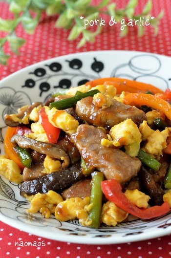 豚ヒレ肉とにんにくの芽の甘辛炒め