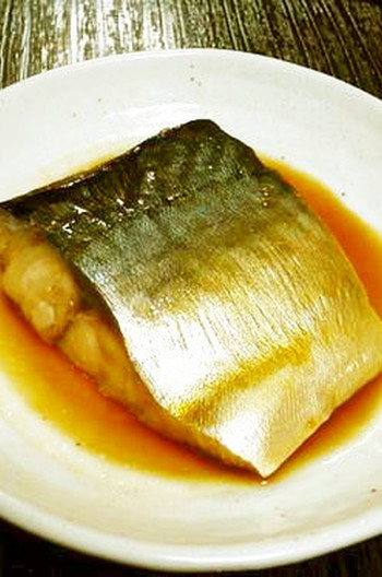 シリコン製ケースでさばの照り煮