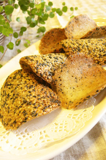 卵白でつくるごまのチュイール