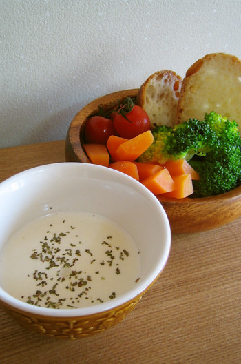 サラダに クリームチーズソース