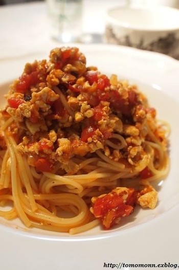 豆腐とトマトのミートソース風パスタ