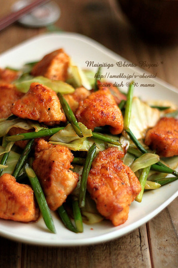 鶏肉とキャベツのピリ唐オイソース炒め