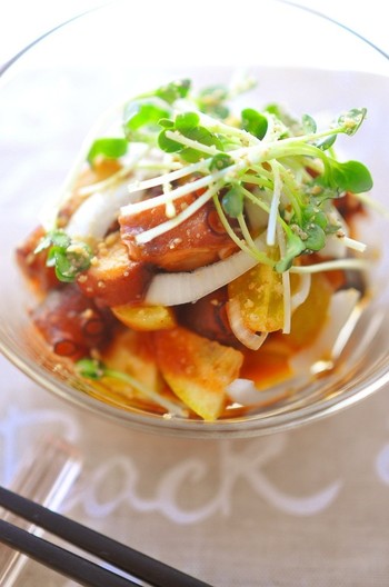 トマトピューレでたこサラダ