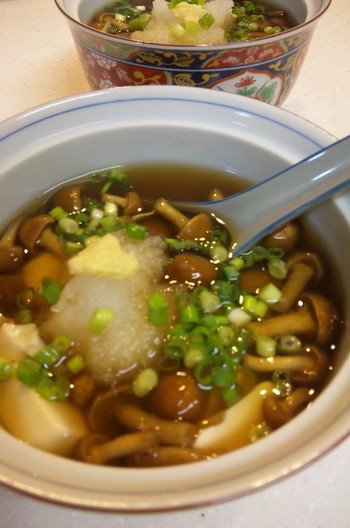 あつあつ なめこおろし汁