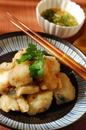 たらのから揚げ エスニックソースがけ