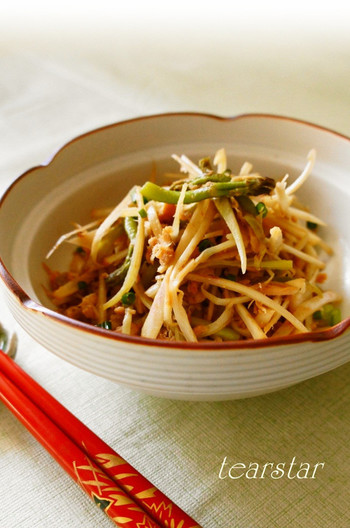 春の常備菜 うど皮のツナきんぴら