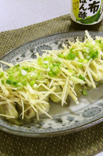 夏はあっさり 蒸しなすの針生姜のせ