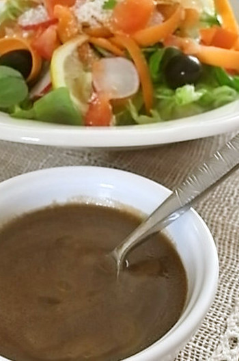 醤油とバルサミコ酢の超美味ドレッシング