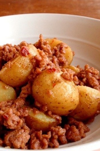 ひき肉と新じゃがで作る 梅みそ肉じゃが