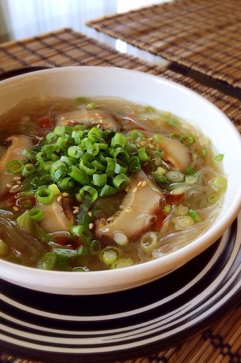 夜食にさっぱり春雨スープ