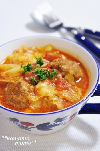 とろとろキャベツとミートボールのトマト煮
