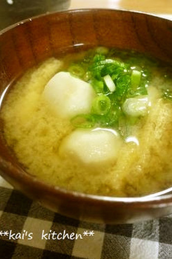 里芋と油揚げのみそ汁
