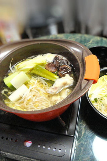 鶏手羽元と干ししいたけの塩山椒鍋