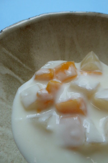 桃のヨーグルト和え
