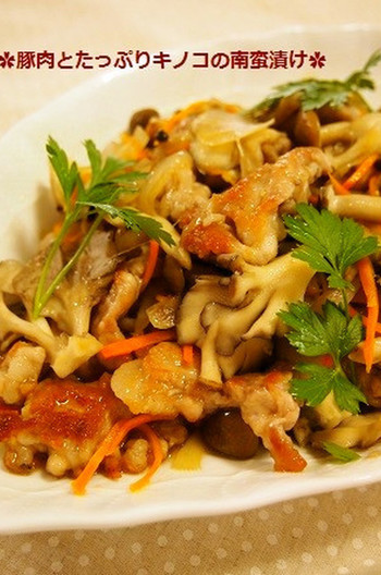 揚げない 豚肉とたっぷりキノコの南蛮漬け