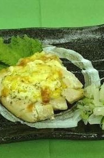 魚のマヨコーン焼き 薬膳風和え物