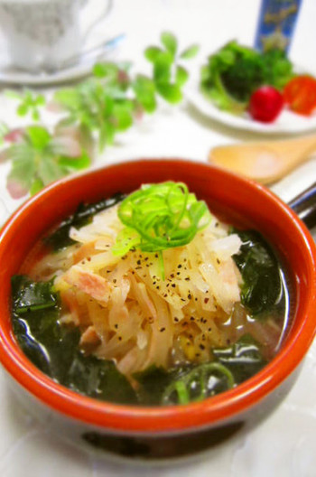 W大根の食べるナンプラースープ